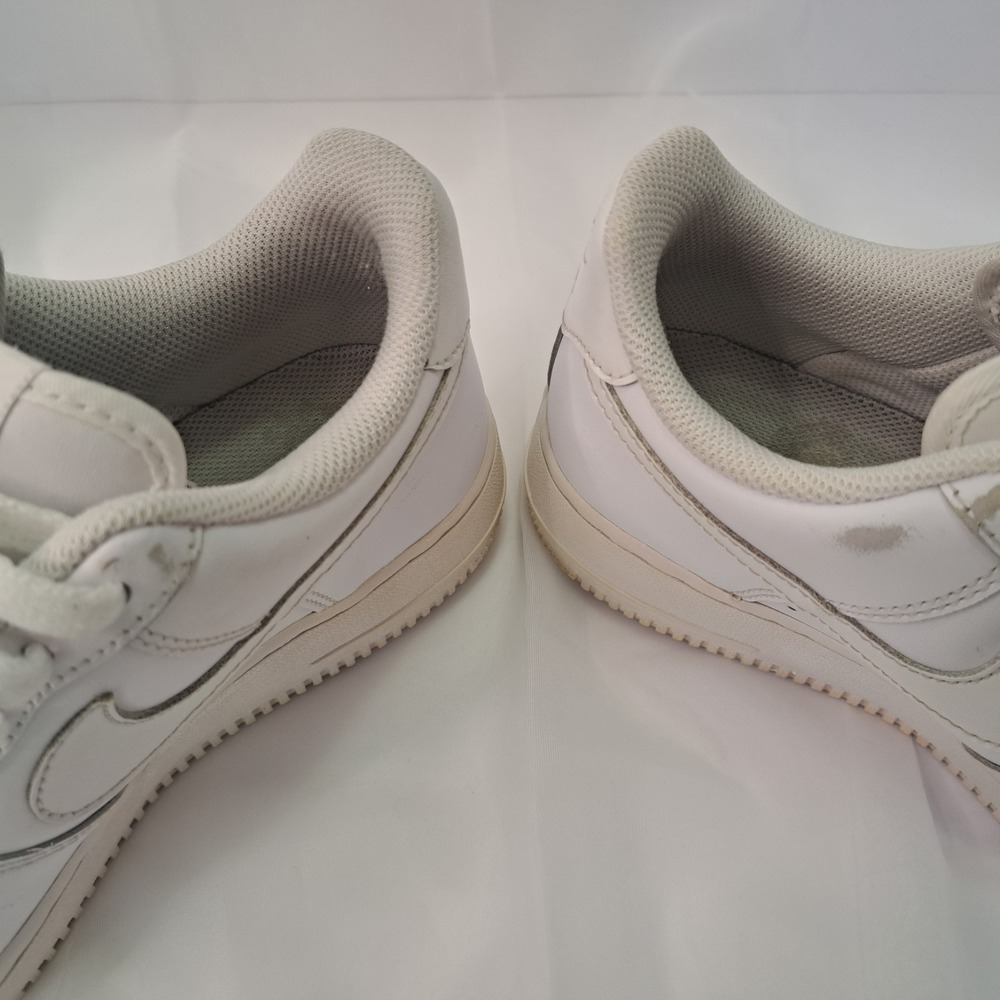 Nike Air Force 1 Low Triple White Sneaker Sz 8.5 Men Streetwear Classic Timeless - Picture 7 of 9